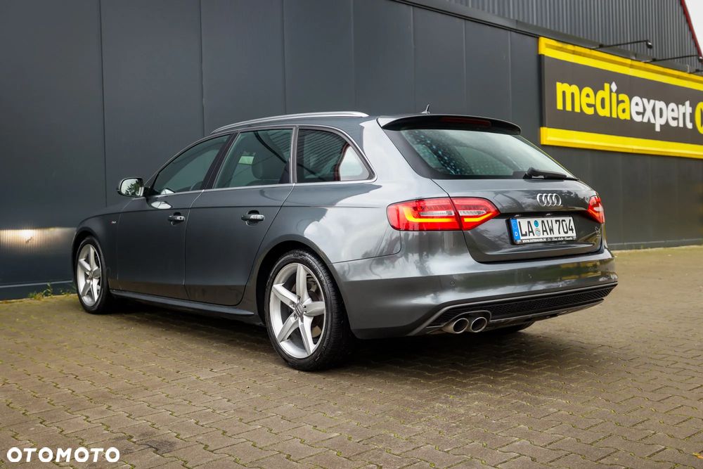 Audi A4 2.0 TDI DPF S line Sportpaket - 13