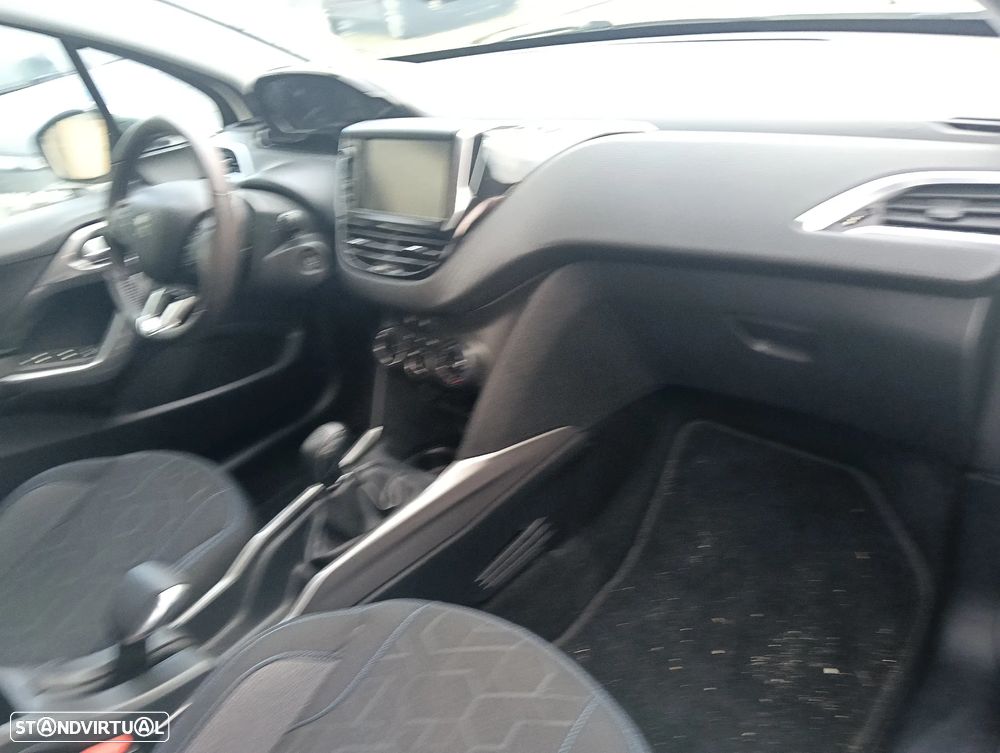 Peugeot 2008 1.2 PureTech Style - 25