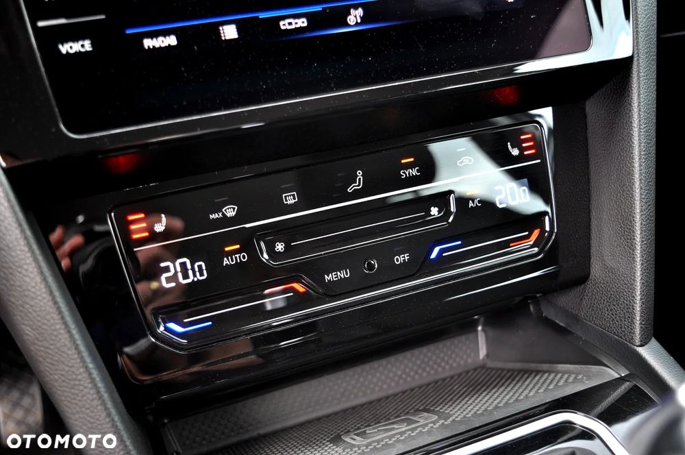 Volkswagen Passat 2.0 TDI EVO Elegance DSG - 24