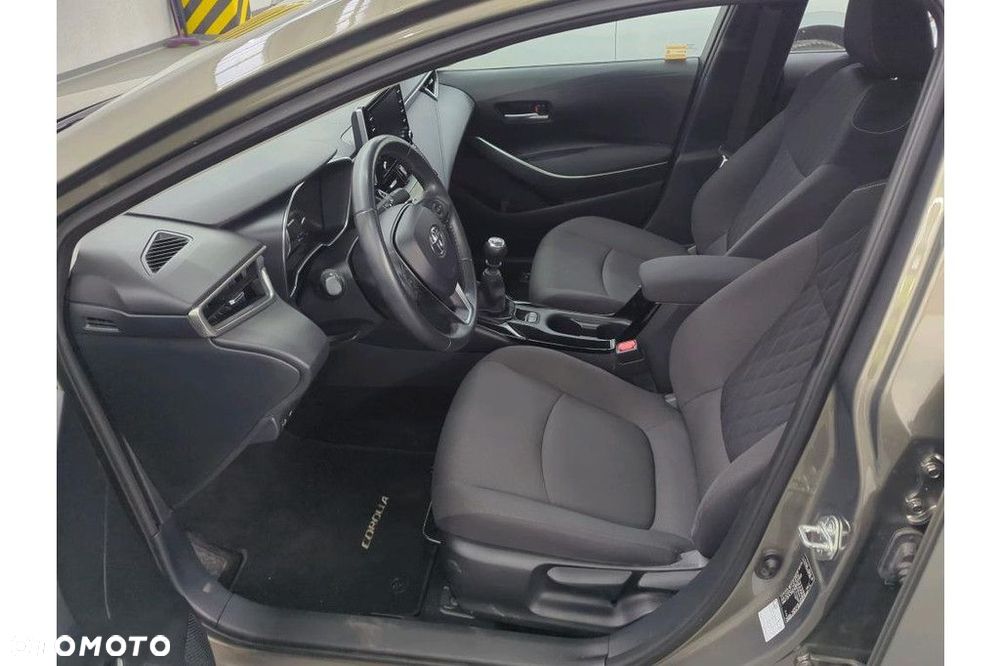 Toyota Corolla - 5