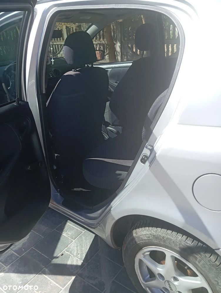 Toyota Yaris 1.0 Luna - 10