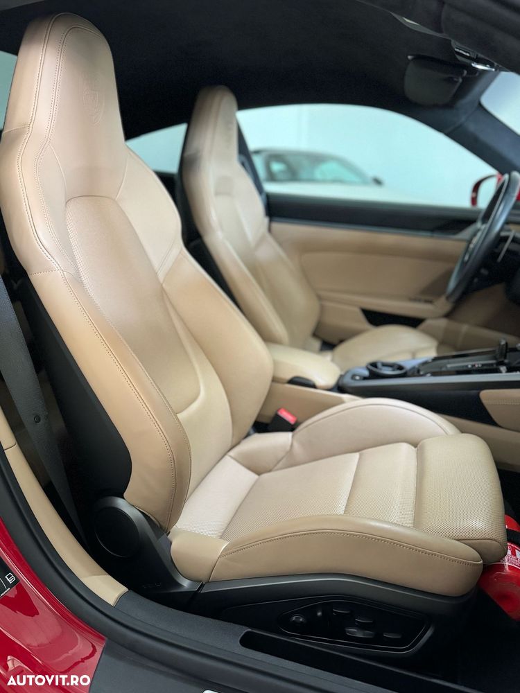 Porsche 911 Carrera 4S PDK - 23