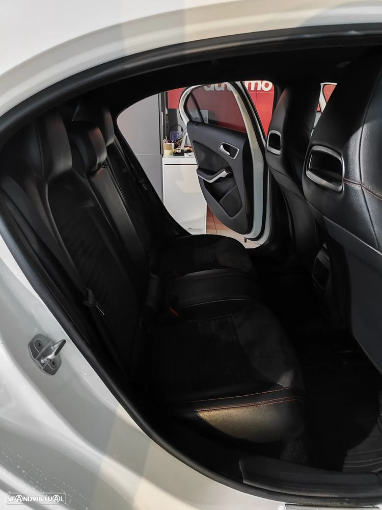 Mercedes-Benz A 180 CDI BE AMG Line - 13