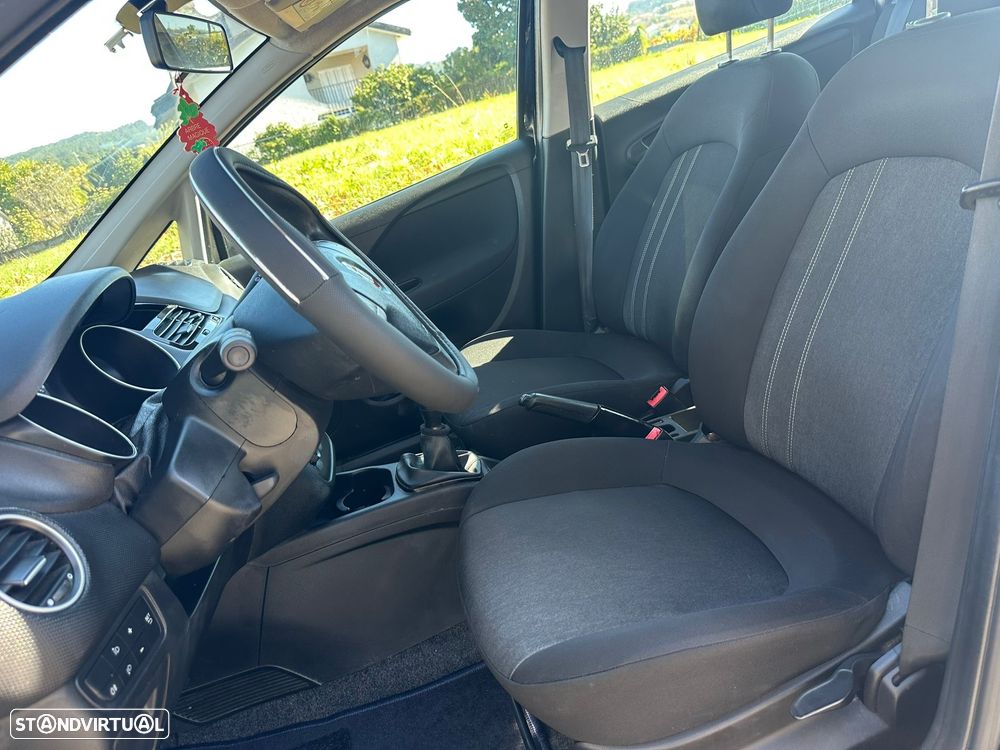 Fiat Punto 1.3 M-Jet Lounge S&S - 10