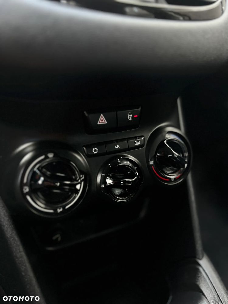 Peugeot 208 - 15