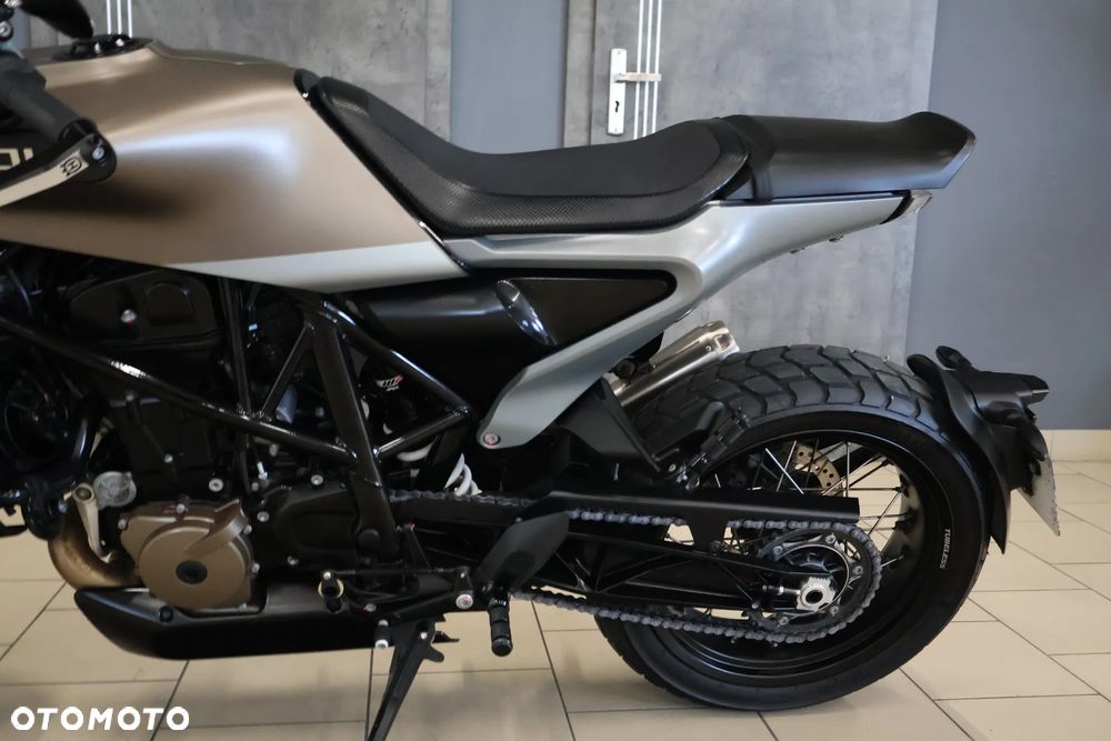 Husqvarna Svartpilen - 24