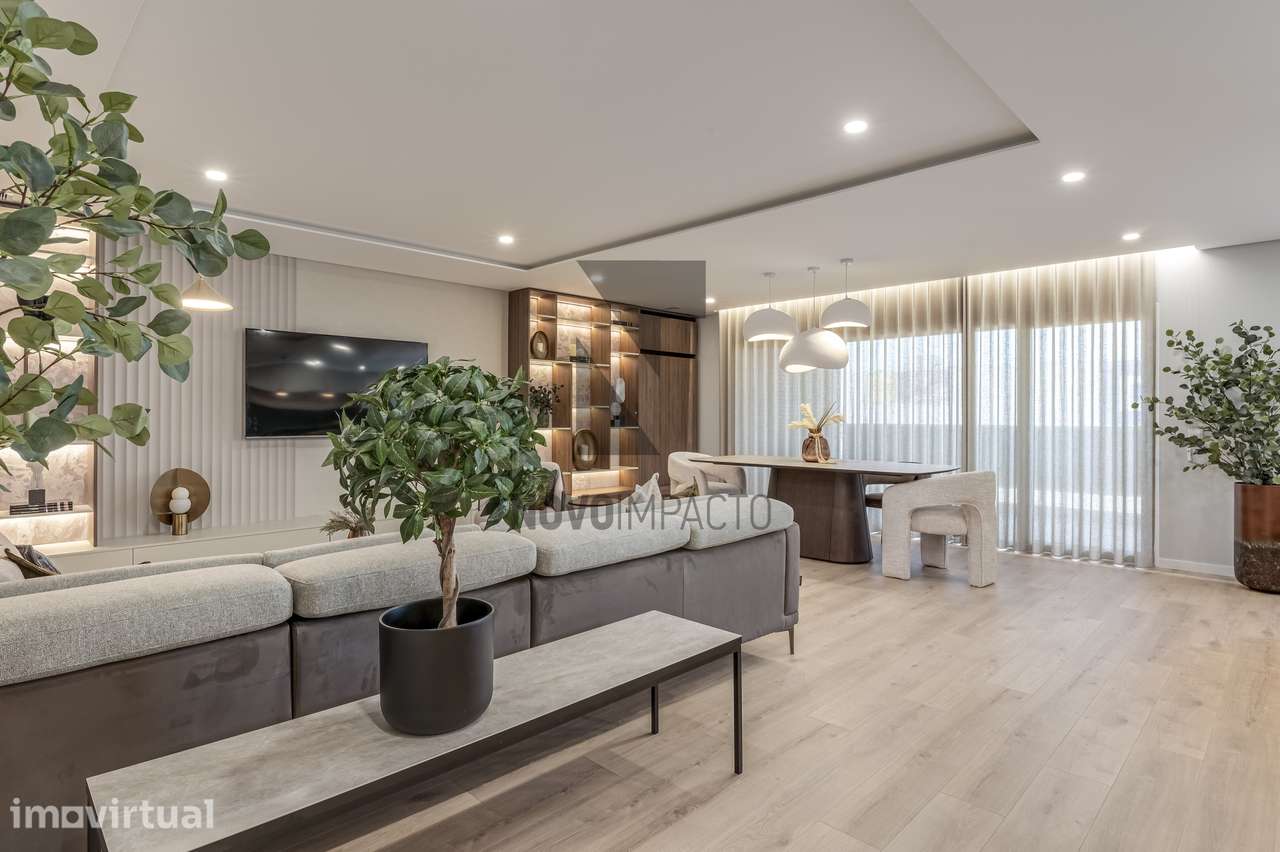 T4 Duplex Premium com 2 Boxes e Terraços de 50 m² | Portas da Cidad...