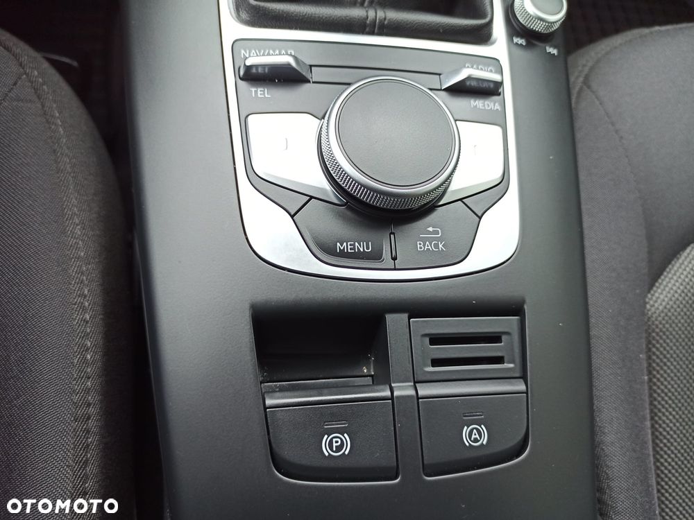 Audi A3 Sportback 30 TDI sport - 32