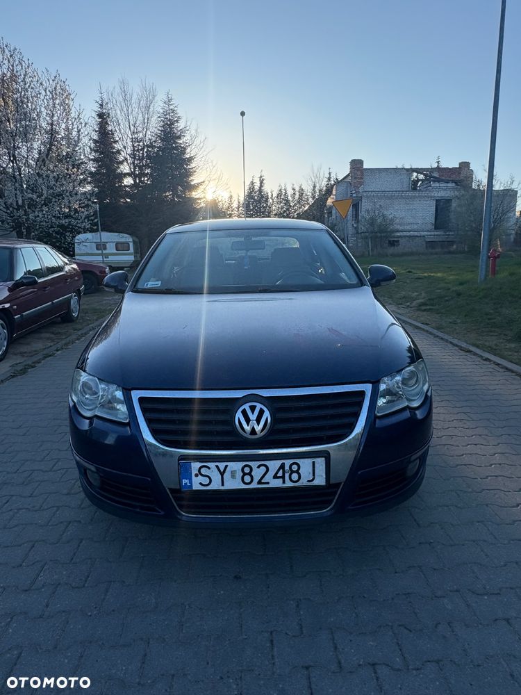 Volkswagen Passat 1.9 TDI Individual - 4