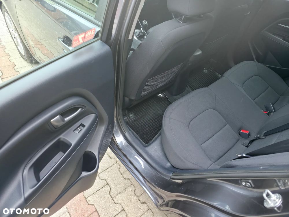Kia Rio - 4