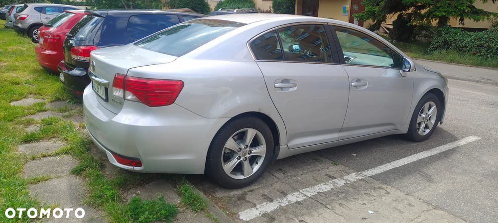 Toyota Avensis 1.8 Active MS - 12
