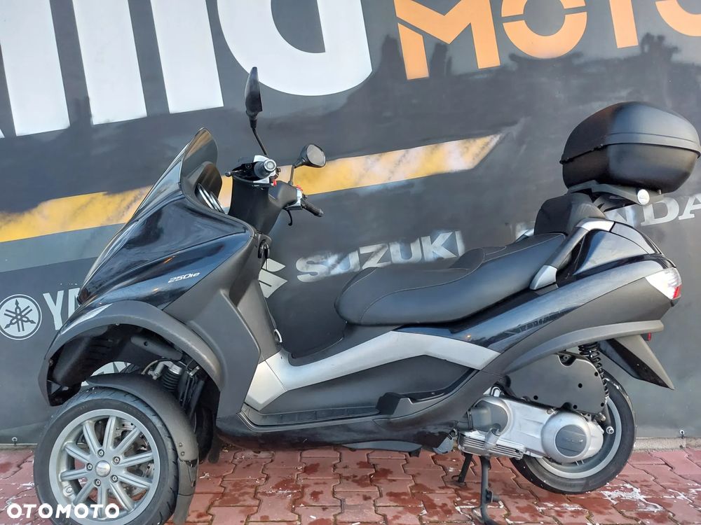 Piaggio MP-3 - 9