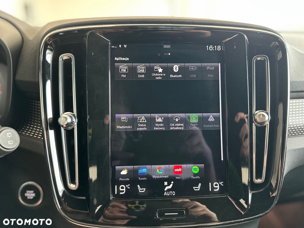 Volvo XC 40 T3 R-Design - 35