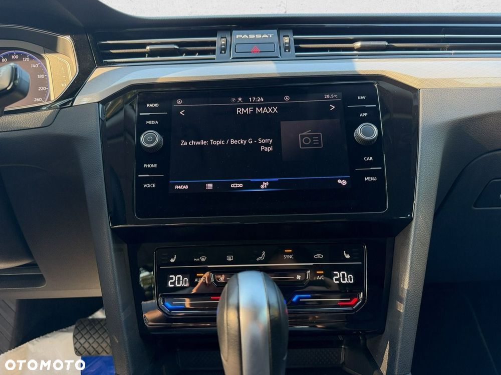 Volkswagen Passat - 22
