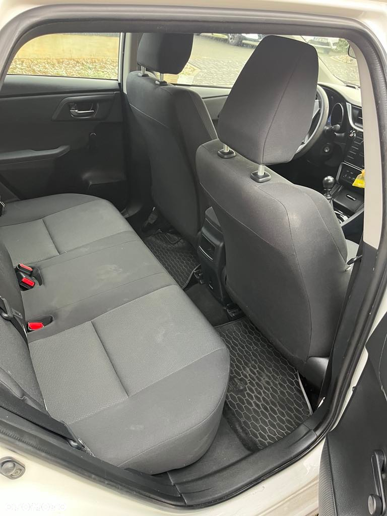 Toyota Auris 1.4 D-4D Active - 11