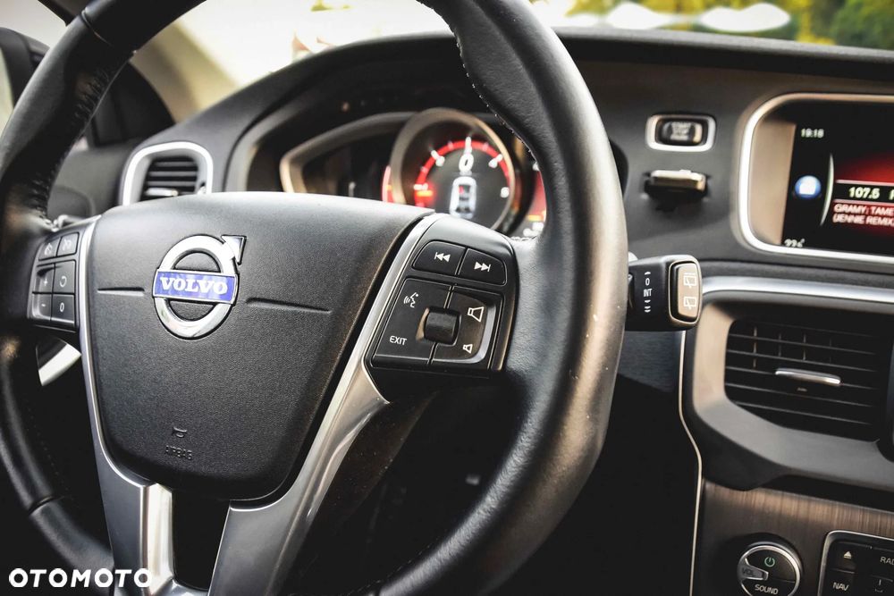 Volvo V40 D2 Momentum - 36