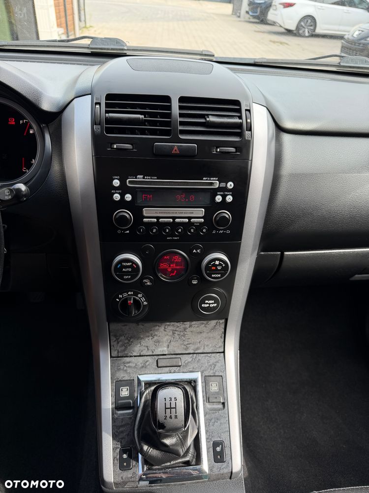 Suzuki Grand Vitara 2.4 Premium - 18