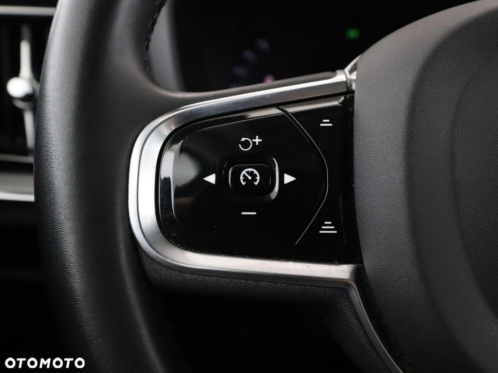 Volvo V60 B4 D Plus Dark - 31