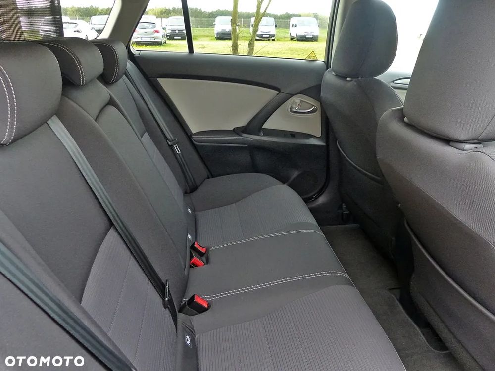 Toyota Avensis 2.0 D-4D Premium - 24