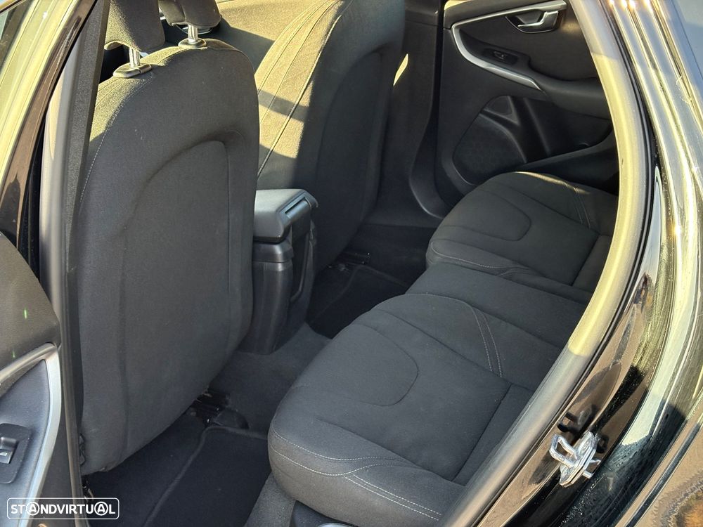 Volvo V40 2.0 D2 R-Design Momentum - 29