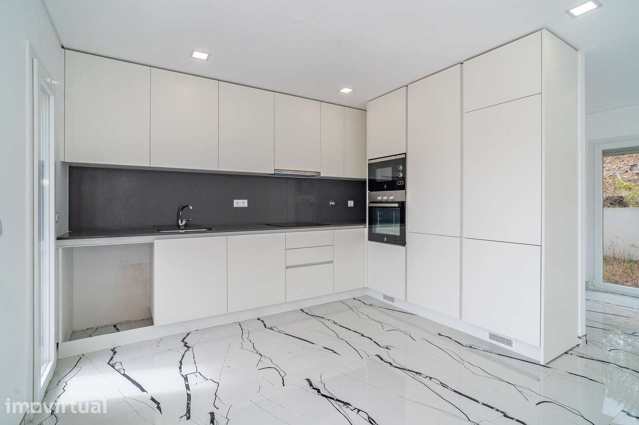 Moradia isolada T4 + 1 em Coimbra - Grande imagem: 4/60