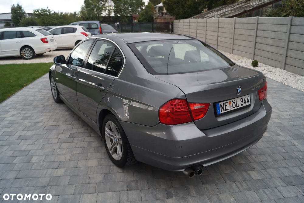 BMW Seria 3 325i - 2