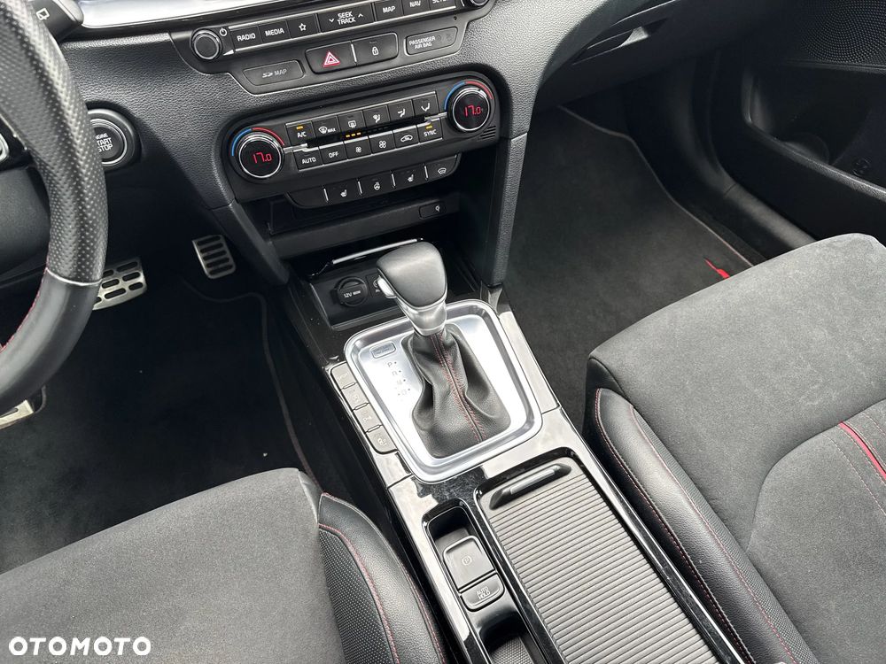 Kia ProCeed 1.6 T-GDI GT DCT - 11