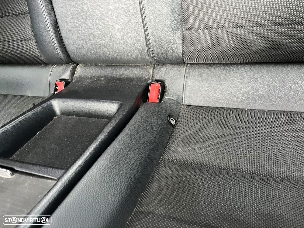 Mercedes-Benz E 250 CDi Avantgarde BlueEfficiency Auto - 24