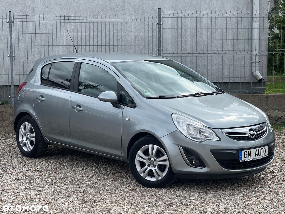 Opel Corsa 1.4 16V Innovation - 2