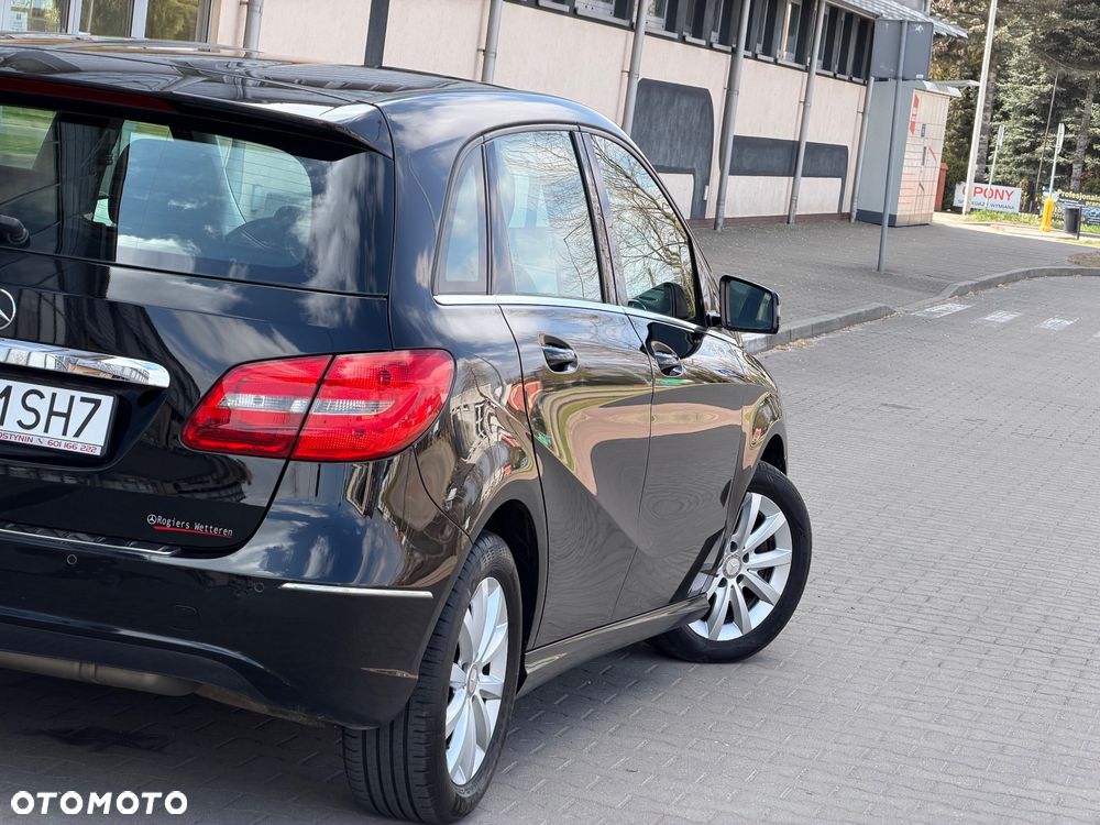 Mercedes-Benz Klasa B 180 d BlueEFFICIENCY Edition - 40