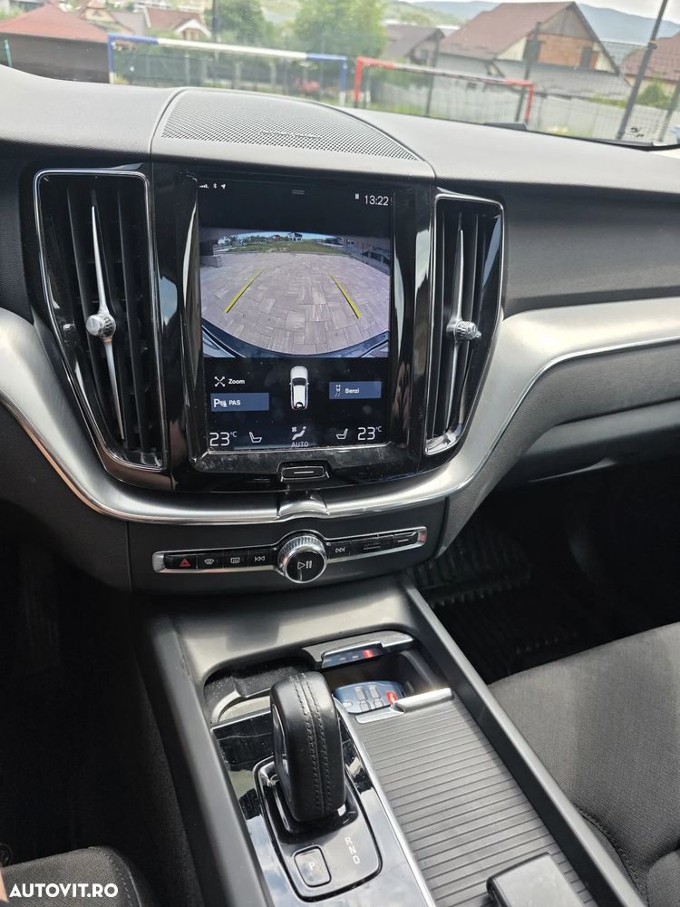 Volvo XC 60 T8 Twin Engine AWD Momentum - 8