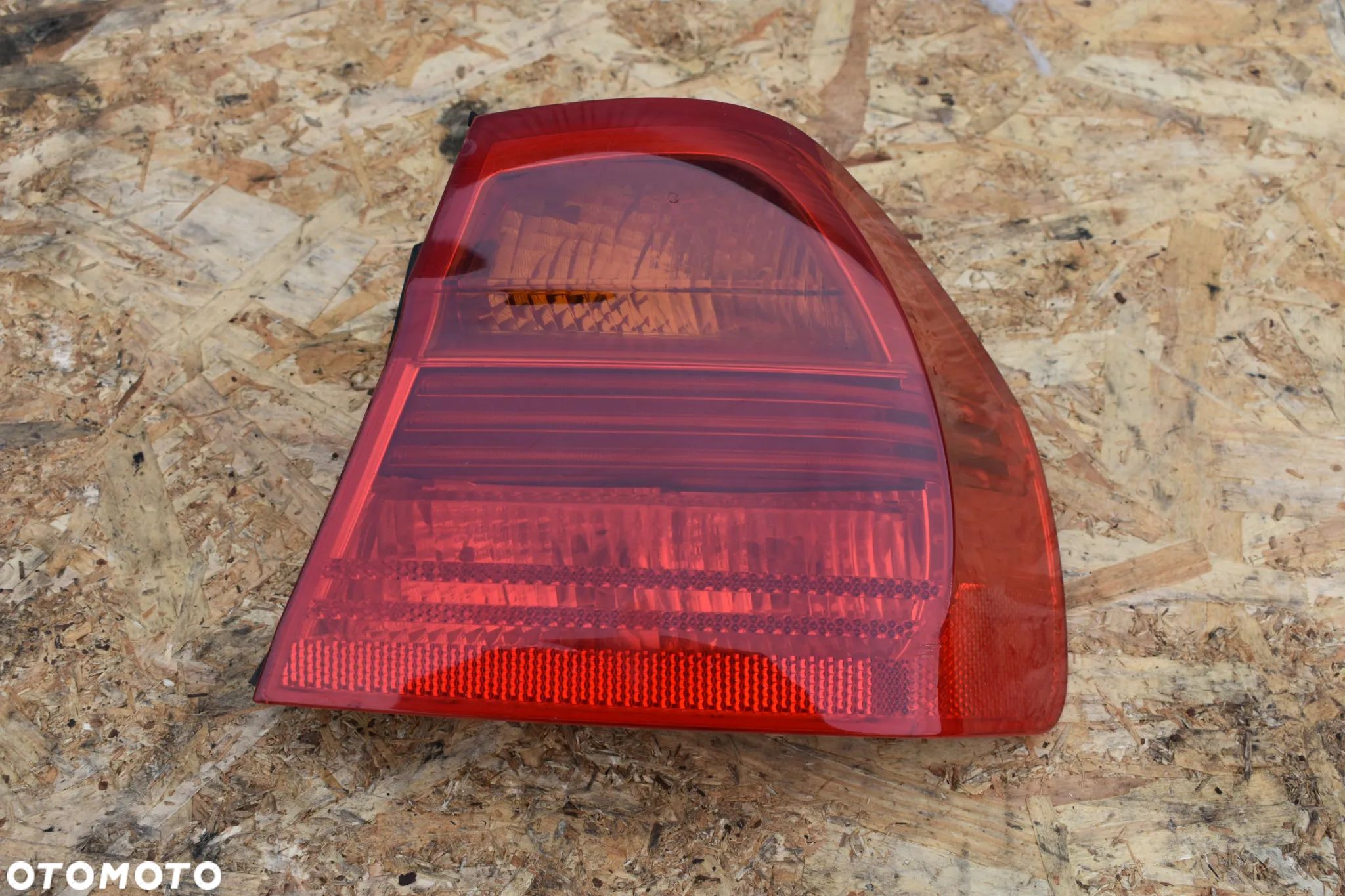 LAMPA TYŁ PRAWA BMW E90 SEDAN 6977458 - 1
