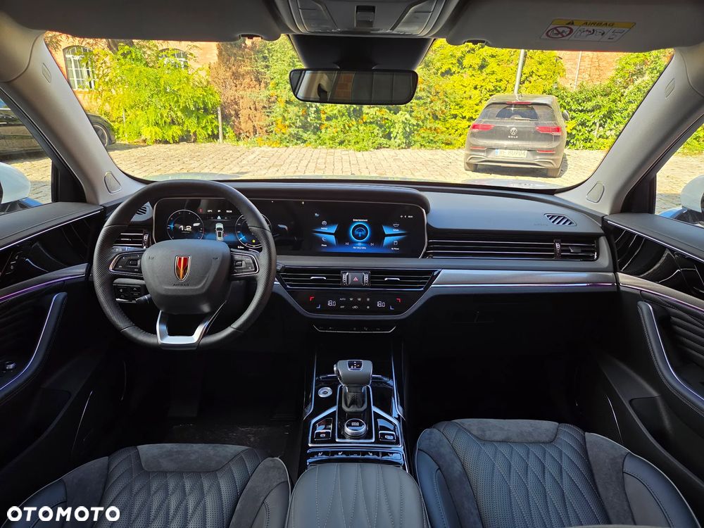 Hongqi HS5 - 11