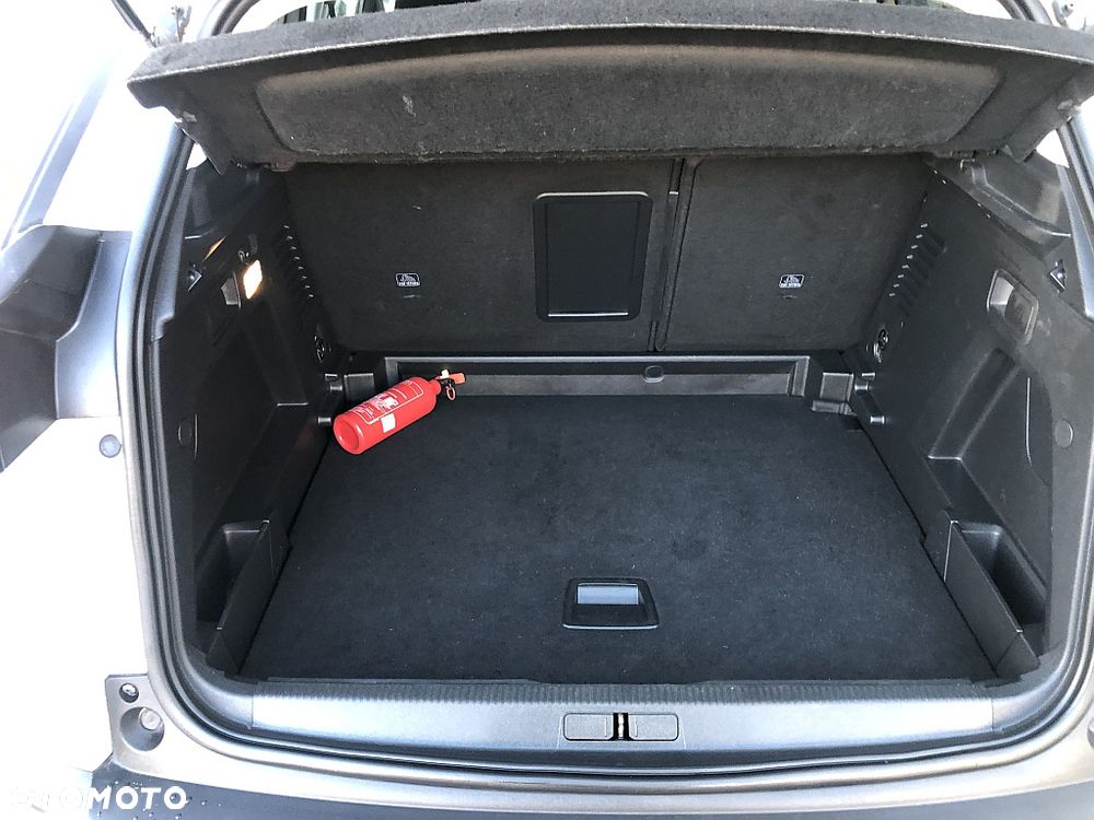 Peugeot 3008 1.2 PureTech Allure S&S - 29