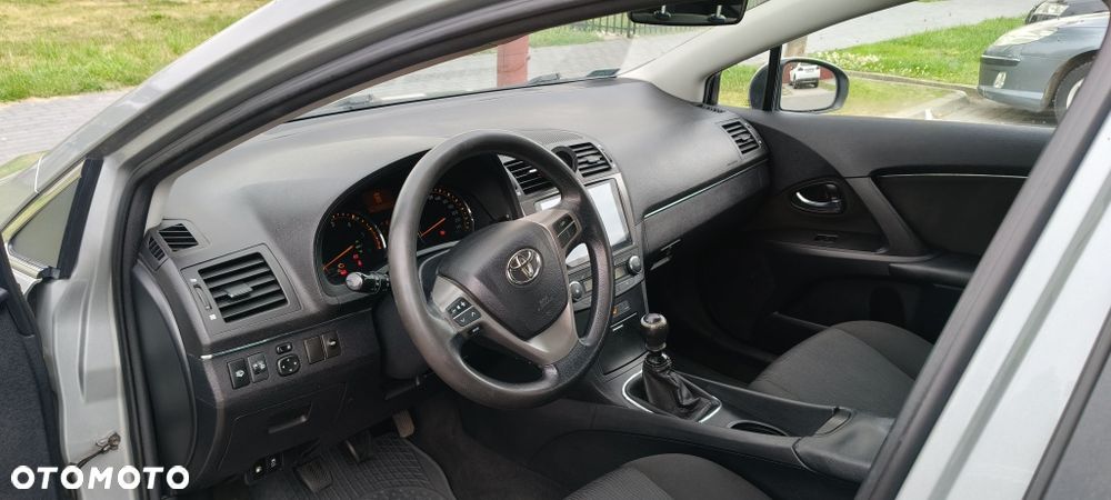 Toyota Avensis - 6
