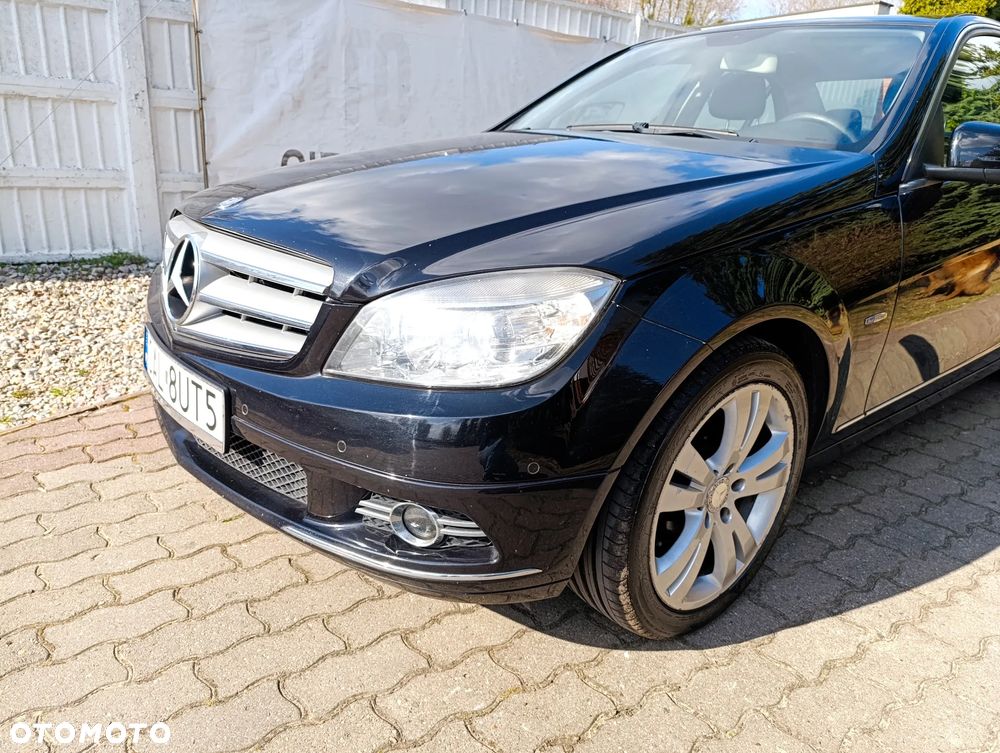 Mercedes-Benz Klasa C 180 CGI BlueEFFICIENCY Avantgarde - 14