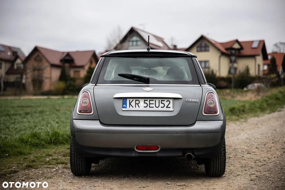 MINI Cooper Standard - 5