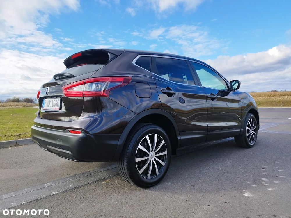 Nissan Qashqai 1.6 DIG-T N-Connecta - 4