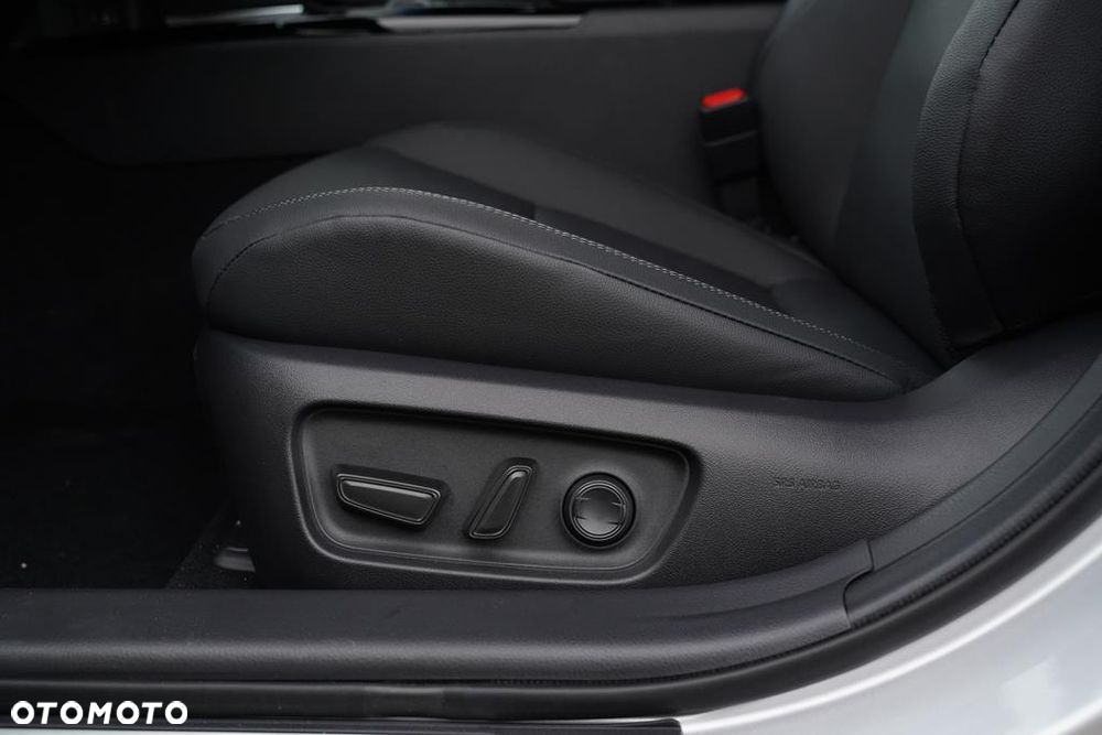 Toyota Camry 2.5 Hybrid Dynamic Force Prestige e-CVT - 12