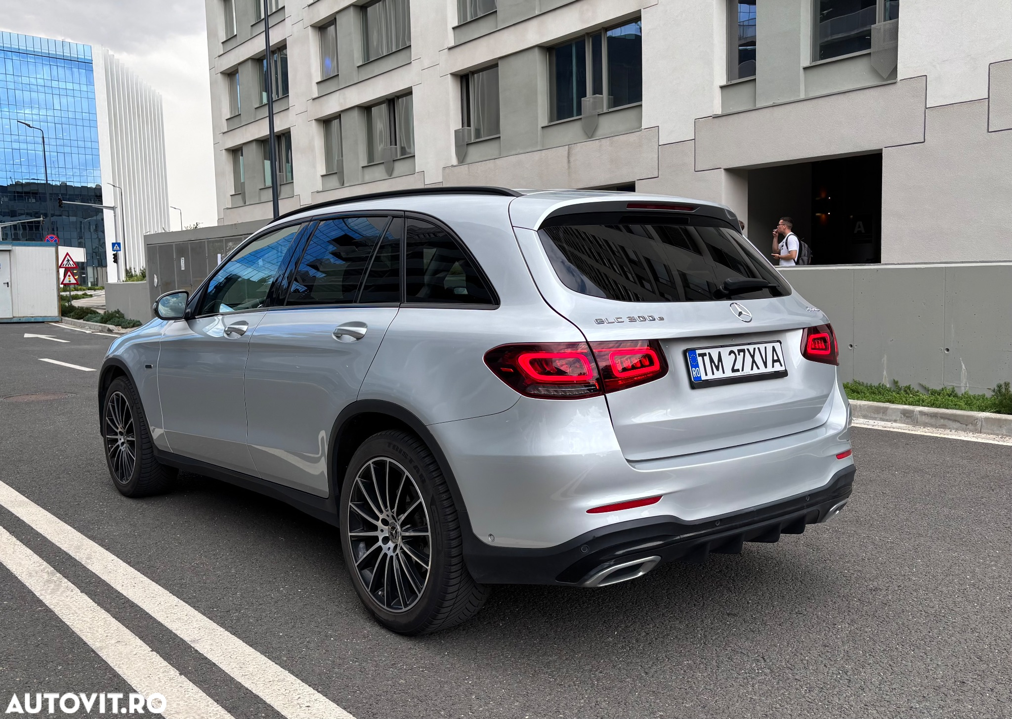 Mercedes-Benz GLC 300 e 4MATIC - 4