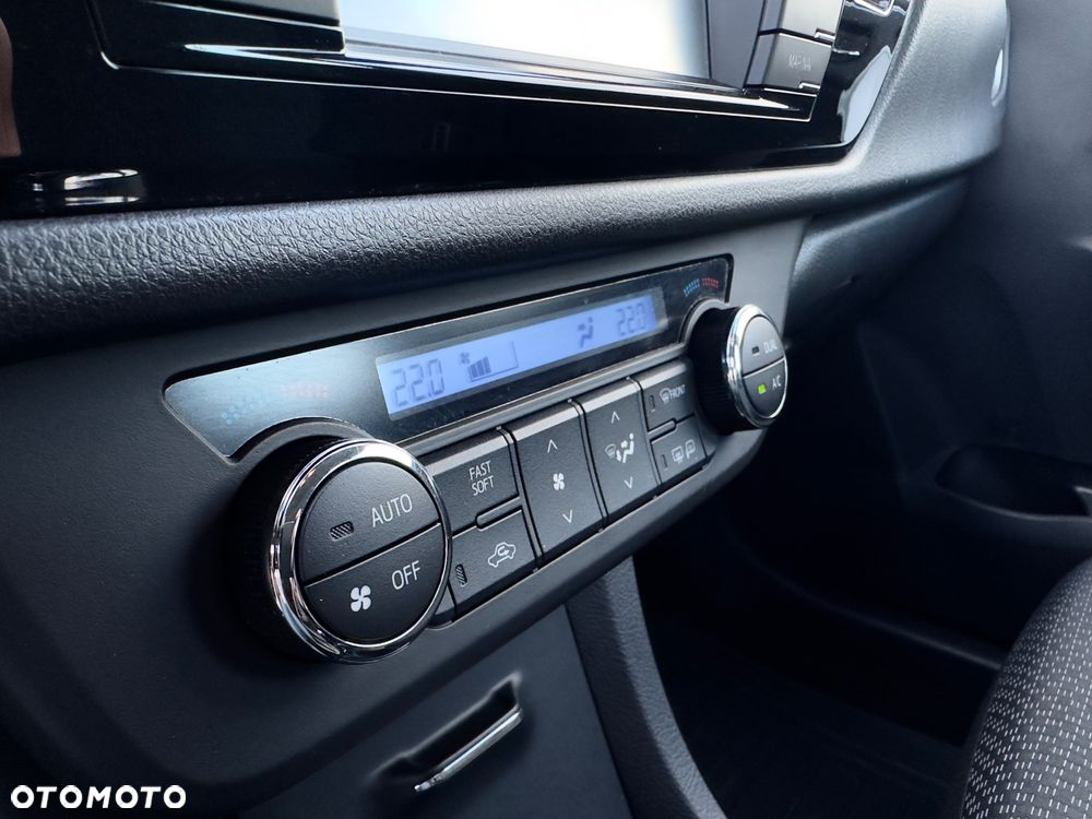 Toyota Corolla - 23