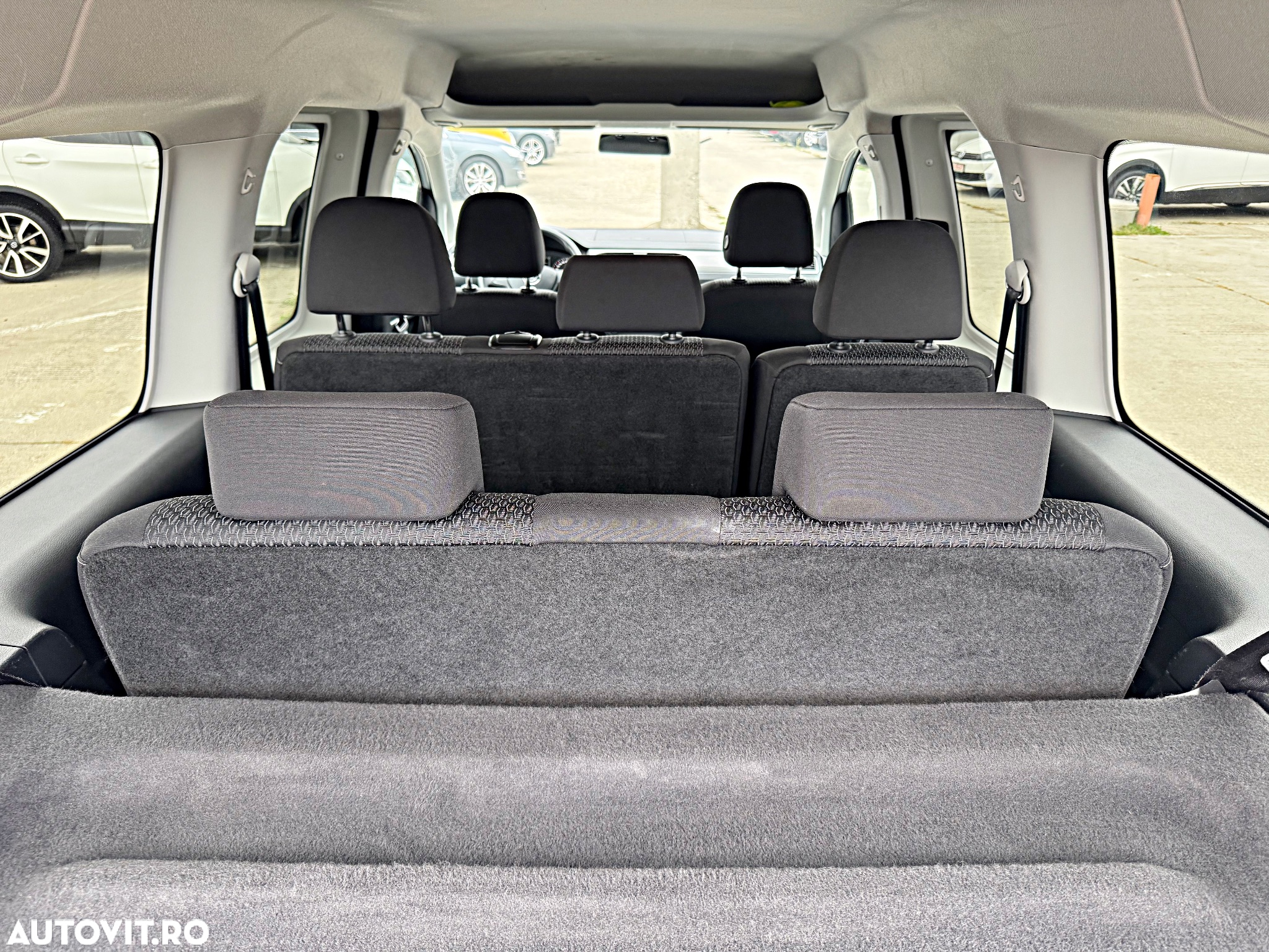 Volkswagen Caddy 2.0 TDI (7-Si.) Maxi Comfortline - 6