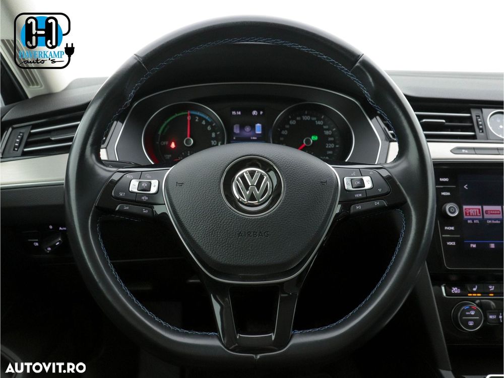 Volkswagen Passat - 17