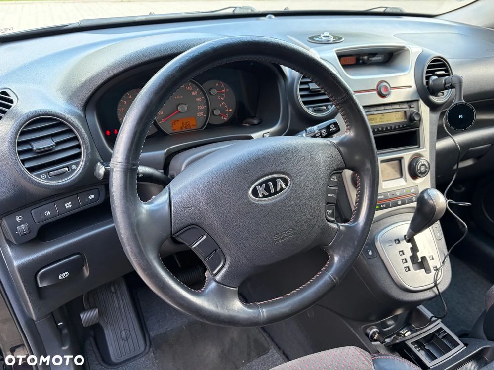 Kia Carens - 24