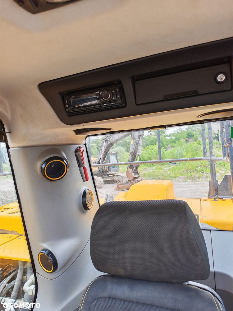 JCB 140 XLC - 32