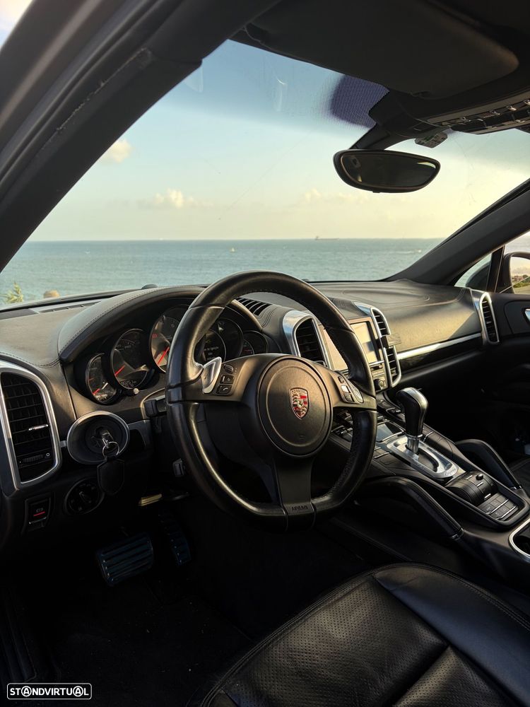 Porsche Cayenne S - 14