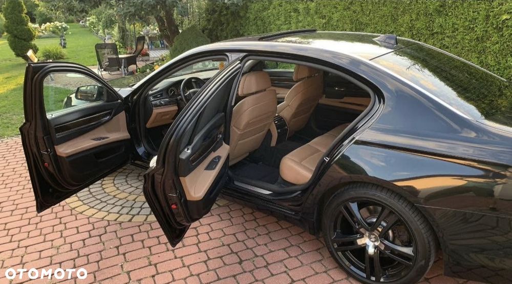BMW Seria 7 740i - 4