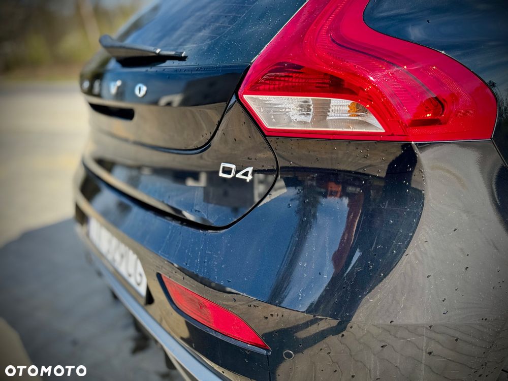 Volvo V40 D4 Drive-E R-Design Momentum - 26