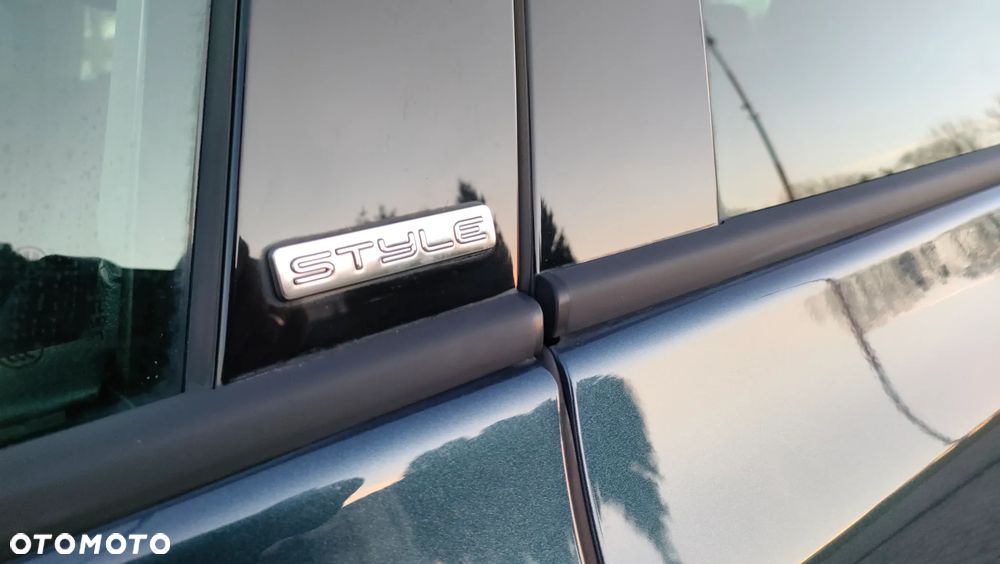 Volkswagen Golf 1.6 TDI DPF Style - 6