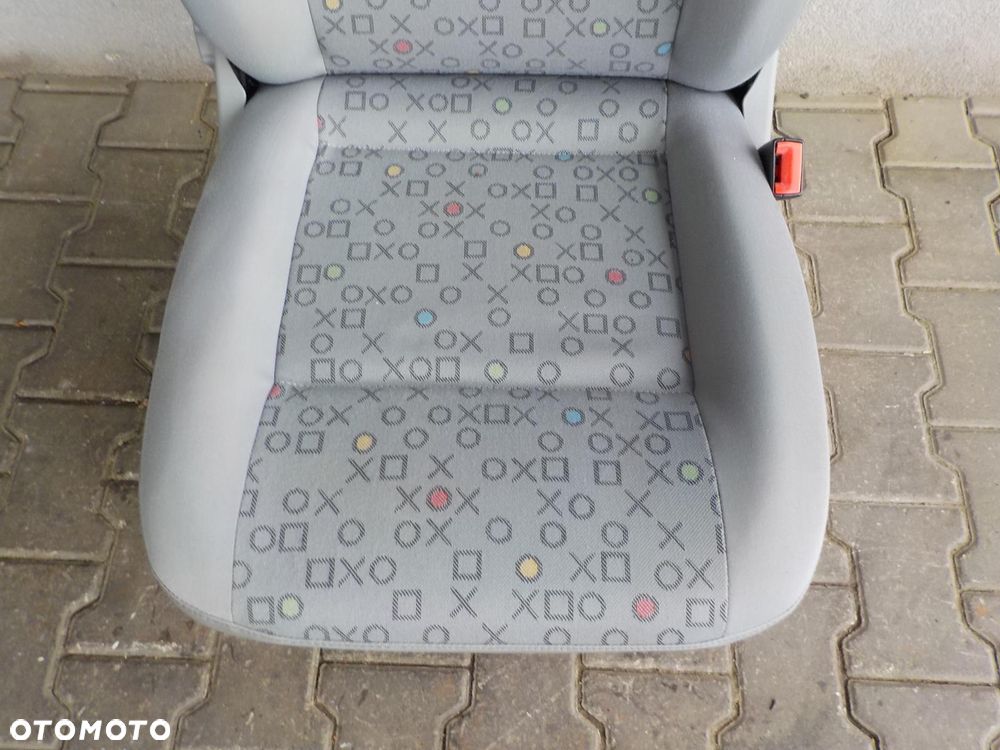 VW T5 FOTEL PRAWY PASAŻERA Z PODSTAWĄ XOXO - 3